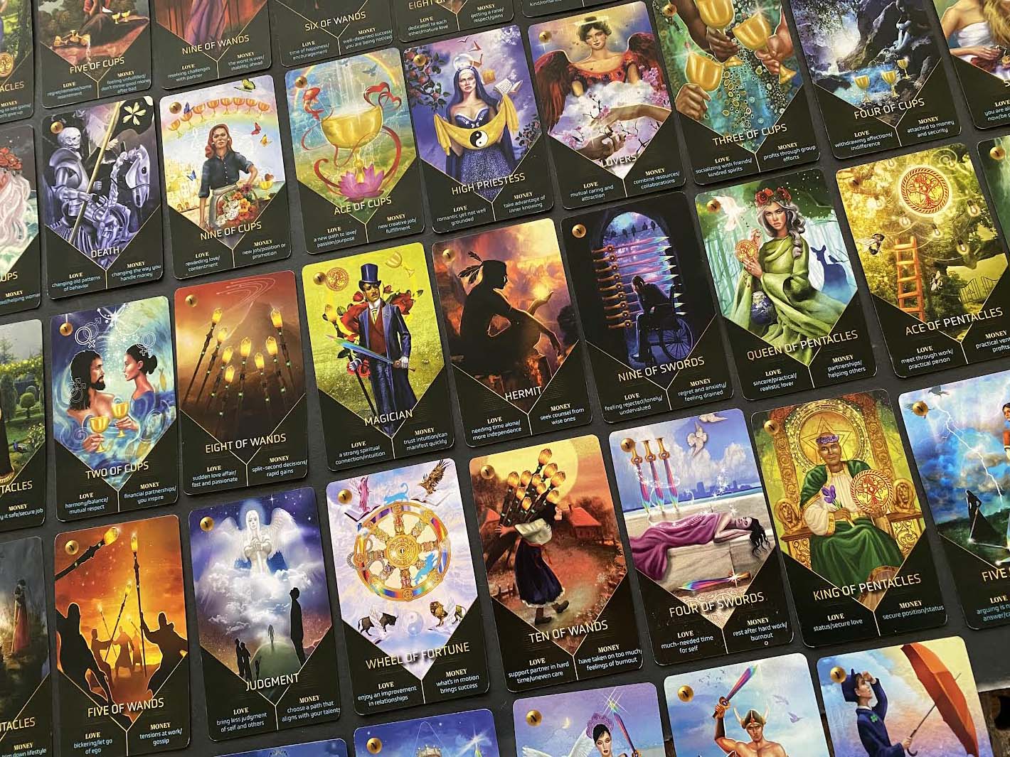 Clarity Tarot (Deck and Guidebook Box Set) - Image 5